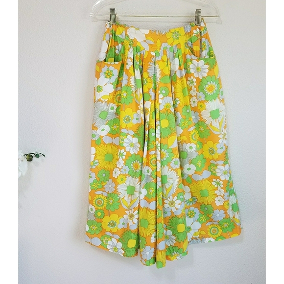 Antik Batik Floral Cropped Pants